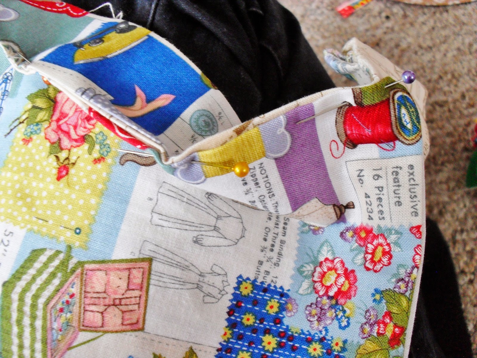 Patchwork Paradise: How to make your very own Inside/Out Satchel! Eeek ...