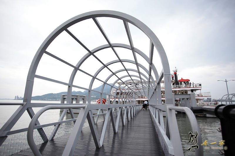 捷運關渡站搭遊輪賞景-大河之戀皇后號-仿馬克吐溫號明輪