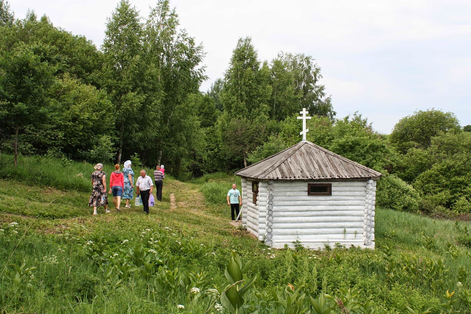 иеромонах иордан алатырь. спасо преображенская пустынь старцев угол. старцев угол в мордовии. монастырь старцев угол. мордовия большеигнатовский район старцев угол.