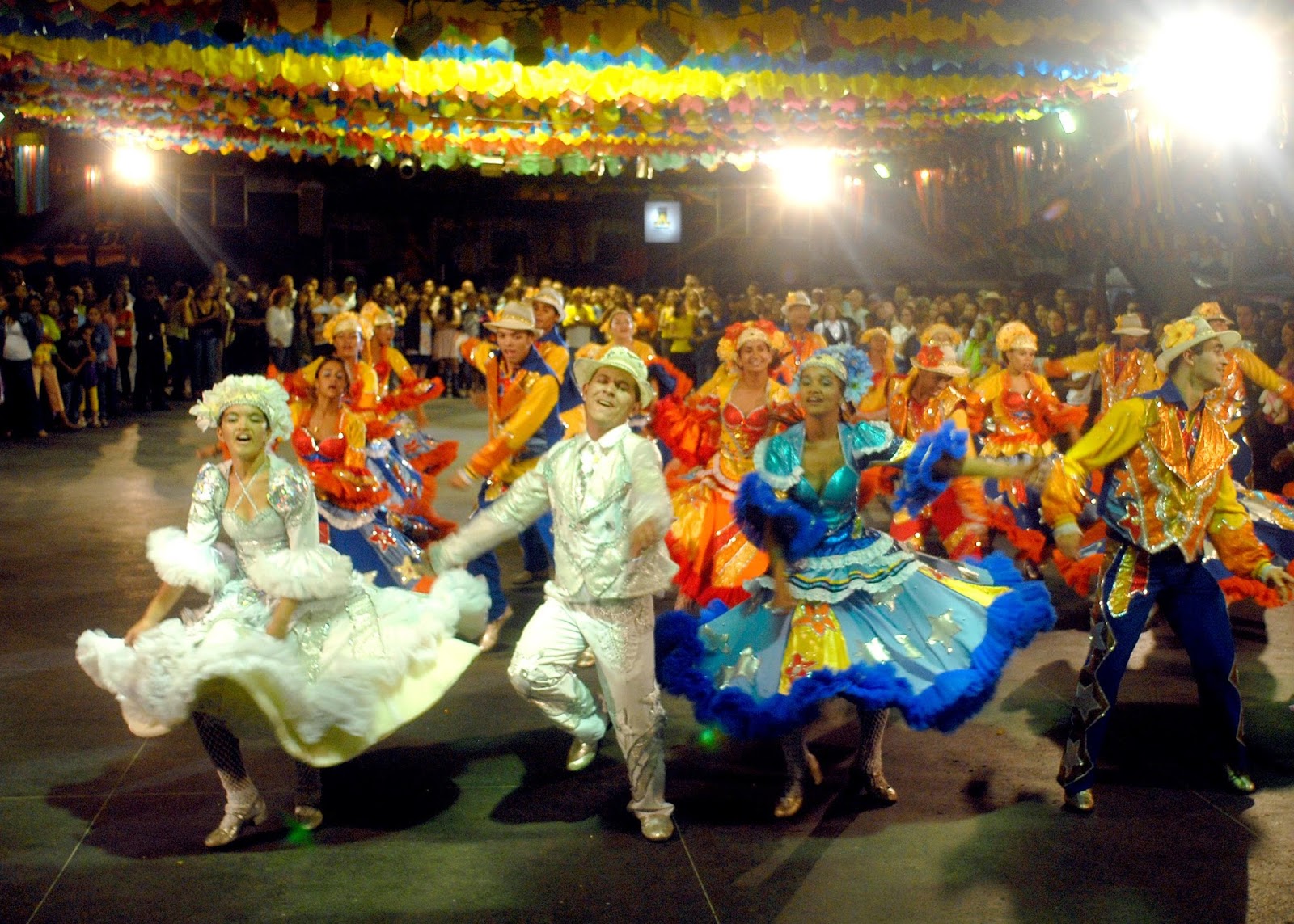 BLOGDOBREGUEZ FESTAS JUNINAS, UM NOVO CARNAVAL BLOGDOBREGUEZ FESTAS JUNINAS, UM NOVO CARNAVAL