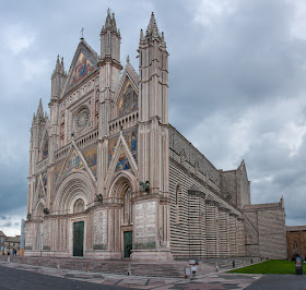 Orvieto's beautiful Duomo - the Cattedrale di Santa Maria  Assunta - is one of the finest cathedrals in Italy