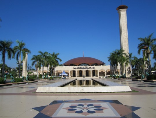 10 Tempat Wisata Populer dan Menarik di Banjarmasin Kalimantan