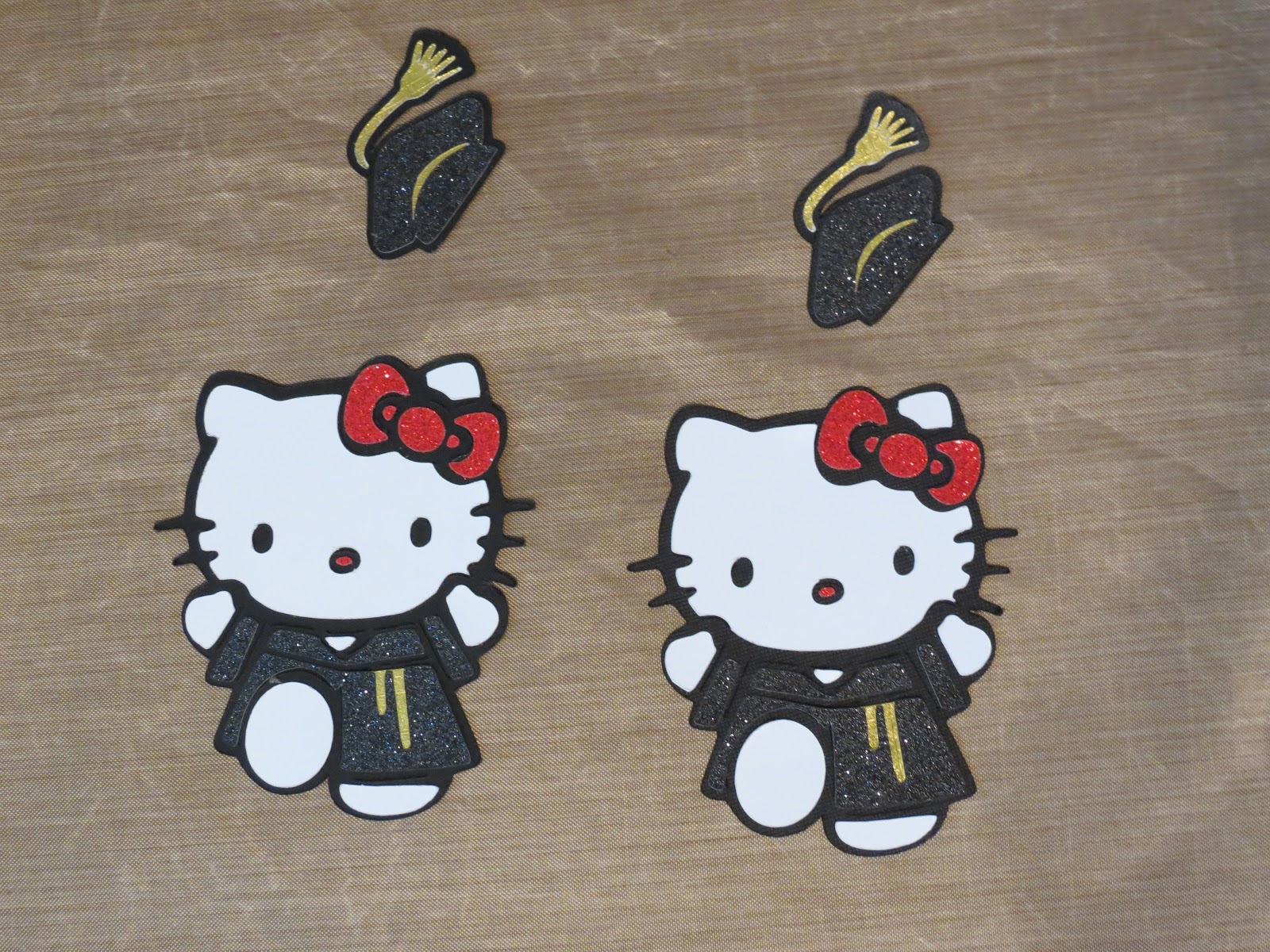 C'est LaVie Designs Unltd., LLC HELLO KITTY die cuts Graduation