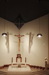 led-torino-illuminazione-altare-crocefisso