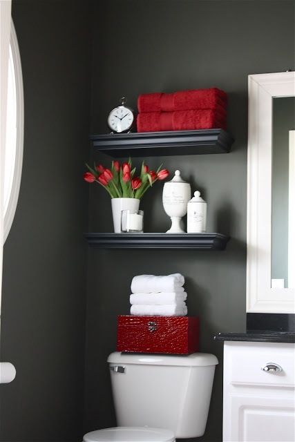 Police iznad WC-a/Shelves above toilet
