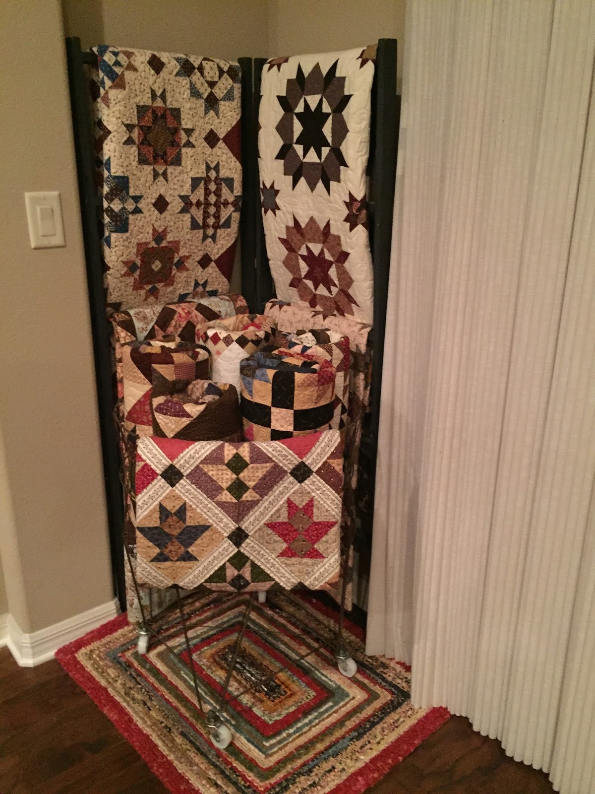 Red Crinoline Quilts Miniretreat fun