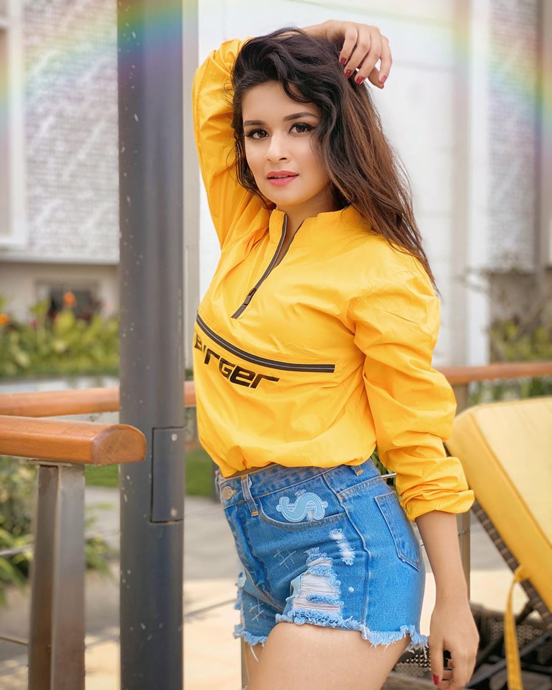 Avneet kaur pic