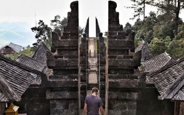 Tempat Wisata Candi Sukuh, Candi Kethek, Candi Cetho Tempat Wisata Candi Sukuh, Candi Kethek, Candi Cetho