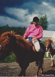 Gro Jeanette på Wold rideskole i Røyken, ca. 1988.