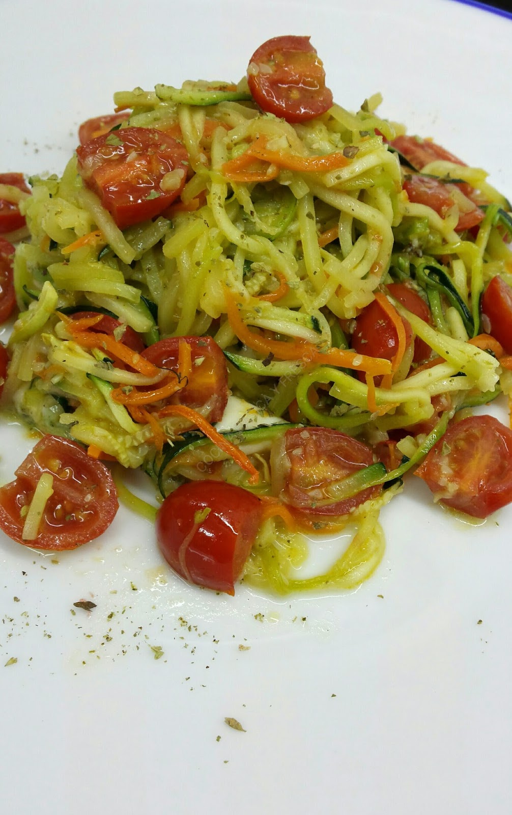 Cocina Basica Y Fresca Espaguetis De Calabacin Y Zanahoria Con Tomate