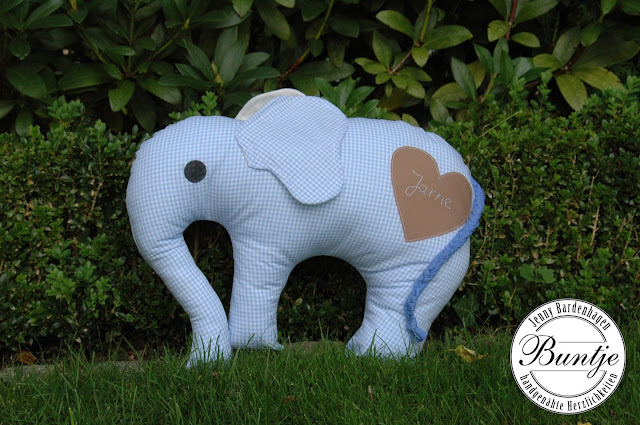 Kuschelkissen Elefant Elefantös Farbenmix Baumwolle hellblau Geschenk Geburt Taufe Name handmade nähen Buntje