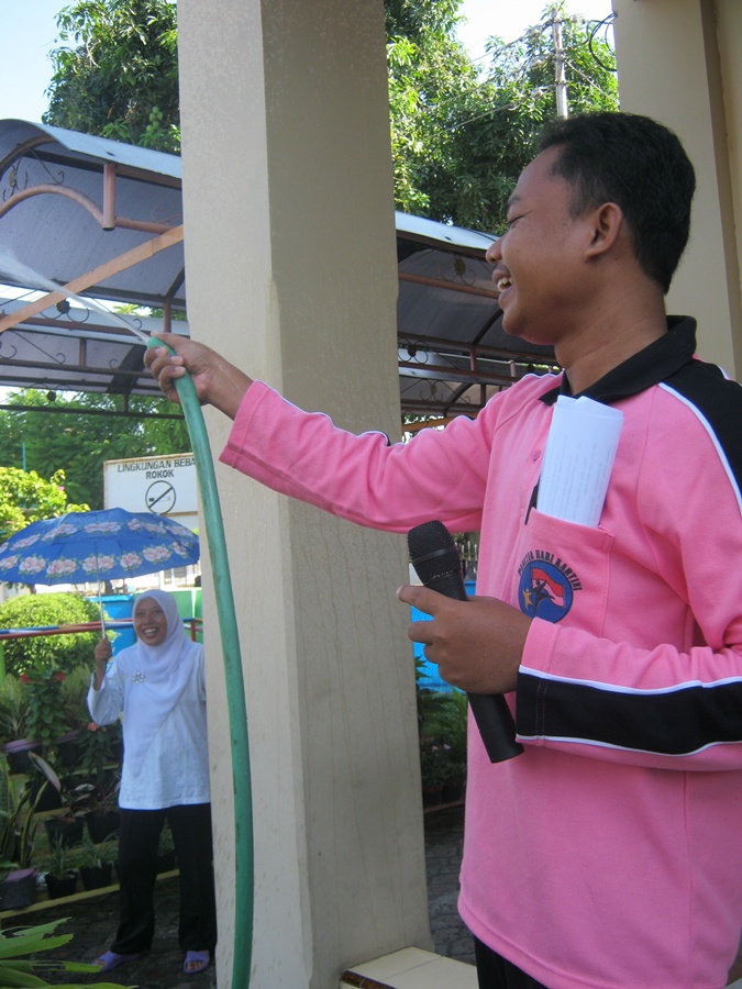 Kelompok Bermain Ma�had Islam Puncak Tema Alam Semesta