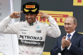 Hamilton conquista el Gran Premio de Rusia y se acerca a su quinto Mundial de F-1