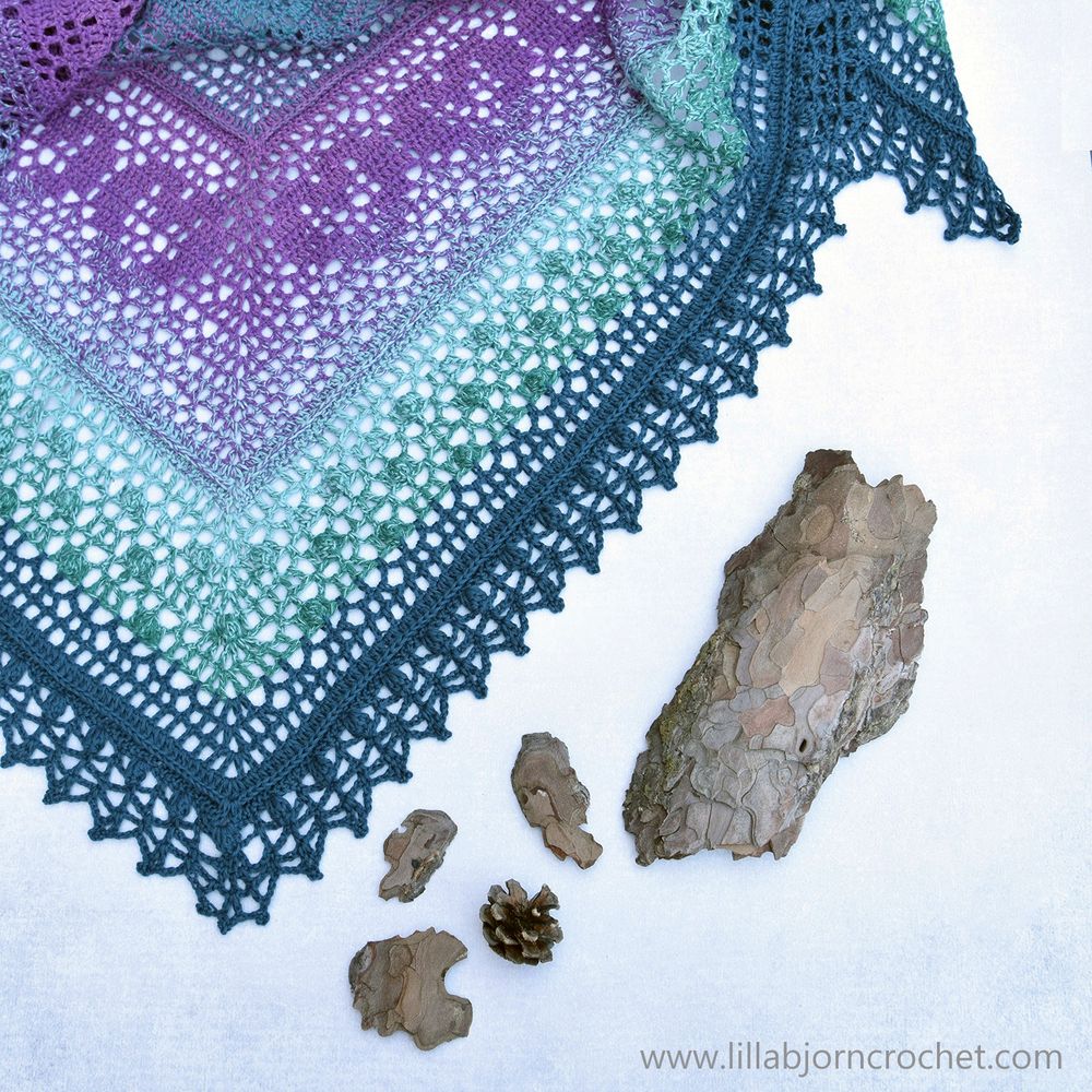 Grinda Shawl MAL. This design is about the sea and wild nature of small island. #Free crochet pattern by www.lillabjorncrochet.com