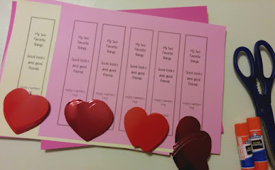 One Momma Saving Money: Homemade Valentine Bookmark! #DIY #