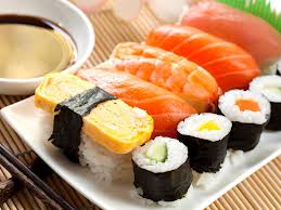 4. Sushi (Jepang)