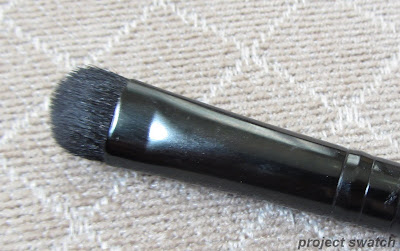 ELF eyeshadow C brush