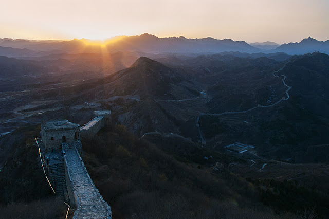 La Grande Muraille de Chine au coucher du soleil