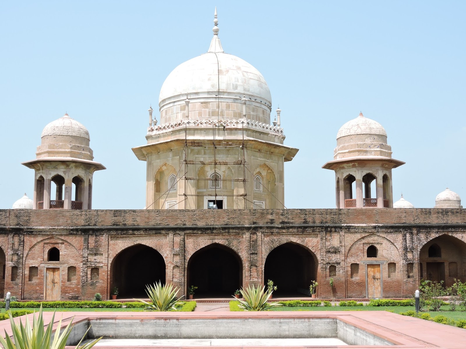 Ramblings Harsh ka Tila and Sheikh Chillli's Tomb, Thanesar (Kurukshetra)