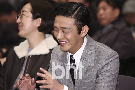 올해의 영화상 남우주연상 유아인 | 인스티즈