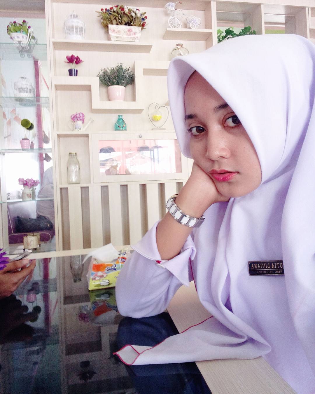 Foto ibu dokter muda muda berjilbab cantik - CantikaMagz