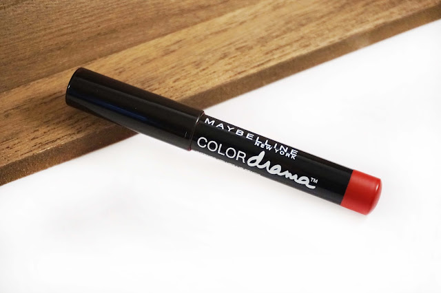 Maybelline Color drama Essential Red