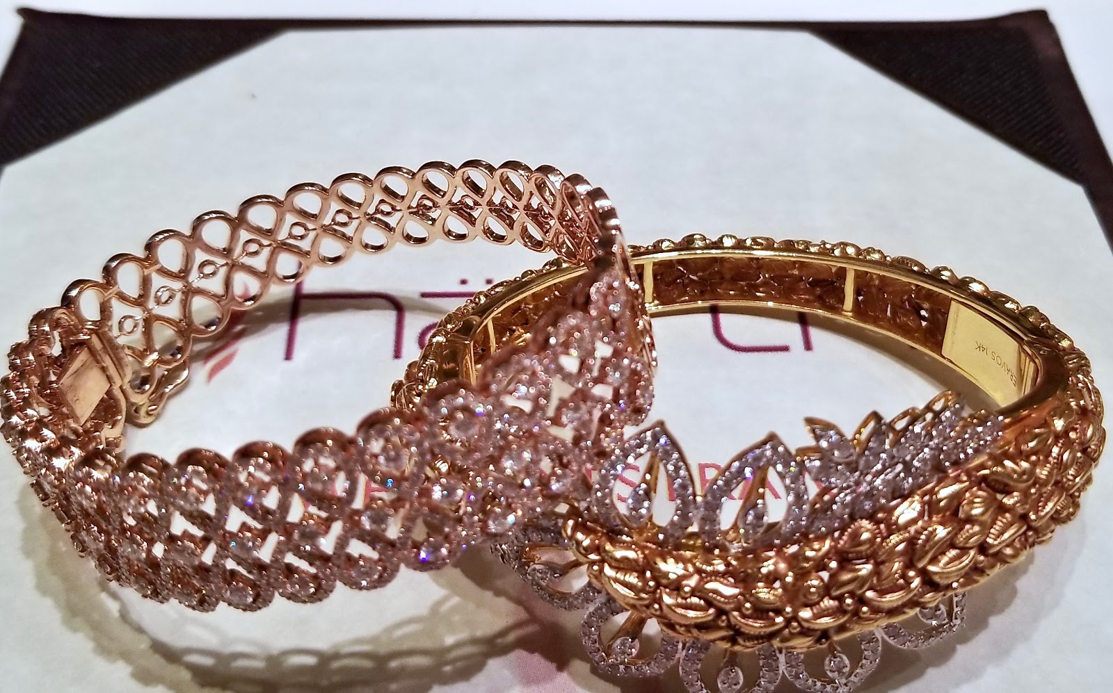 Eravos Heart, Print & Style