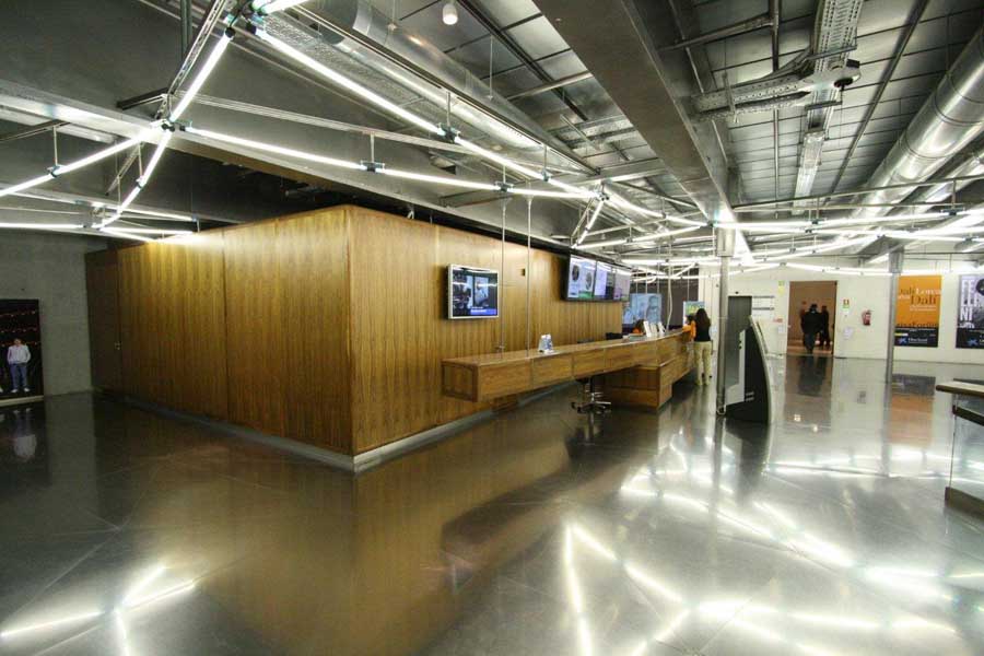 LET'S STAY Creative Front Desk Ideas