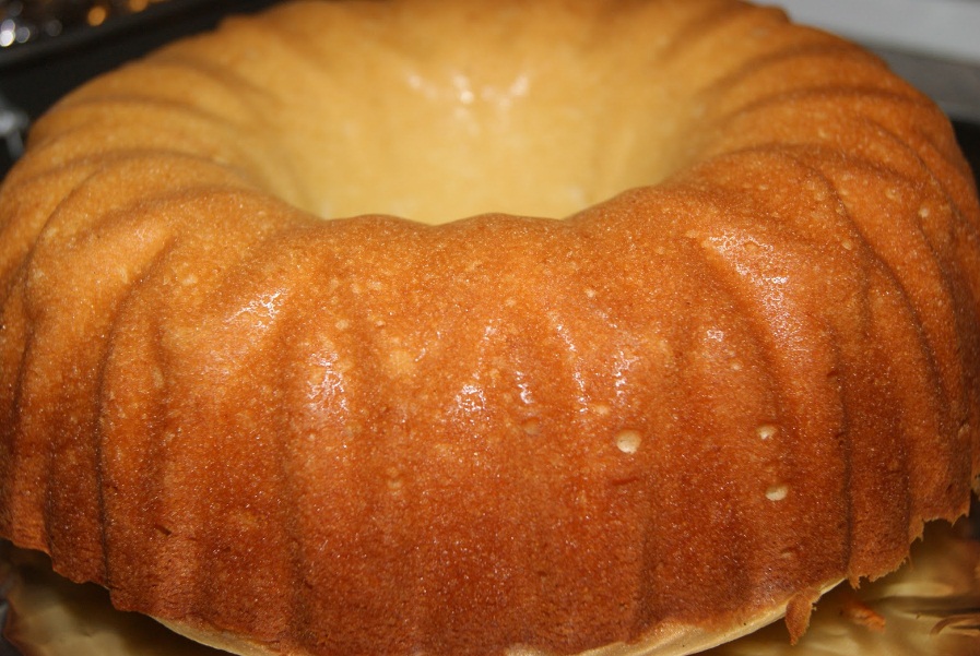 Buttermilk Pound Cake with Homemade Whipped Cream COOKING GUIDE