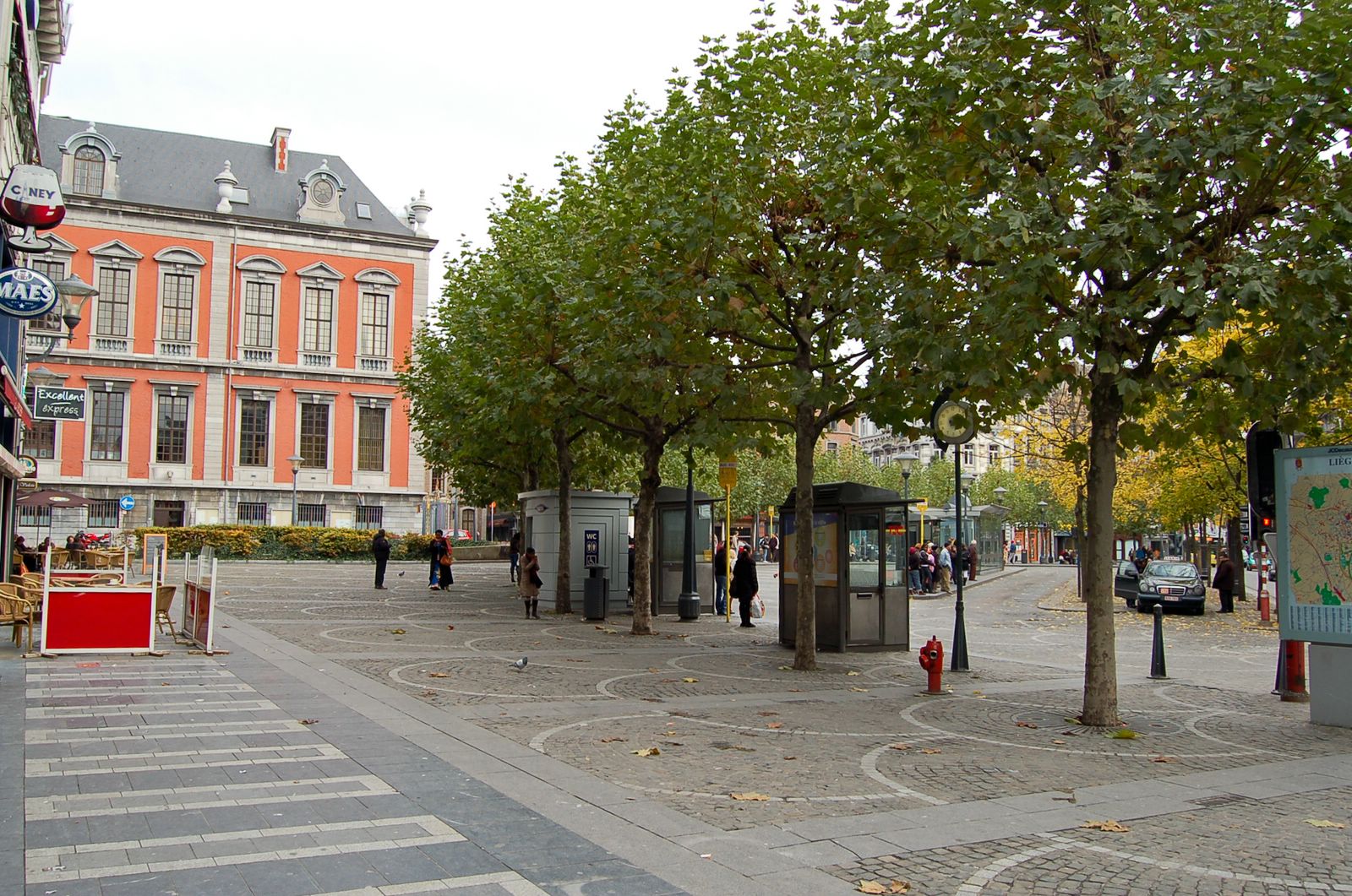 la ville de liege et ses quartiers L place du marché , st lambert et