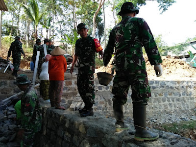 TINJAU LOKASI TMMD, DANDIM 0725/SRAGEN IKUT KERJA BERSAMA SATGAS DAN WARGA