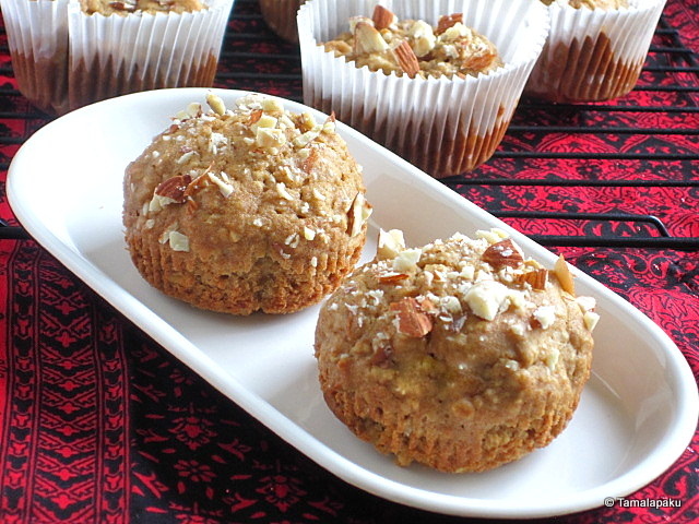 Vegan Apple Oatmeal Muffins