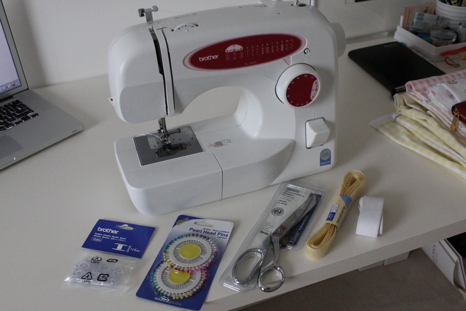 Cat'stronomy: Review: Brother Sewing Machine XL 2220