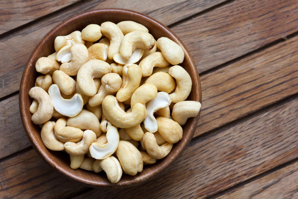 14 FABULOUS HEALTH BENEFITS OF CASHEW NUTS Plants and Pillars