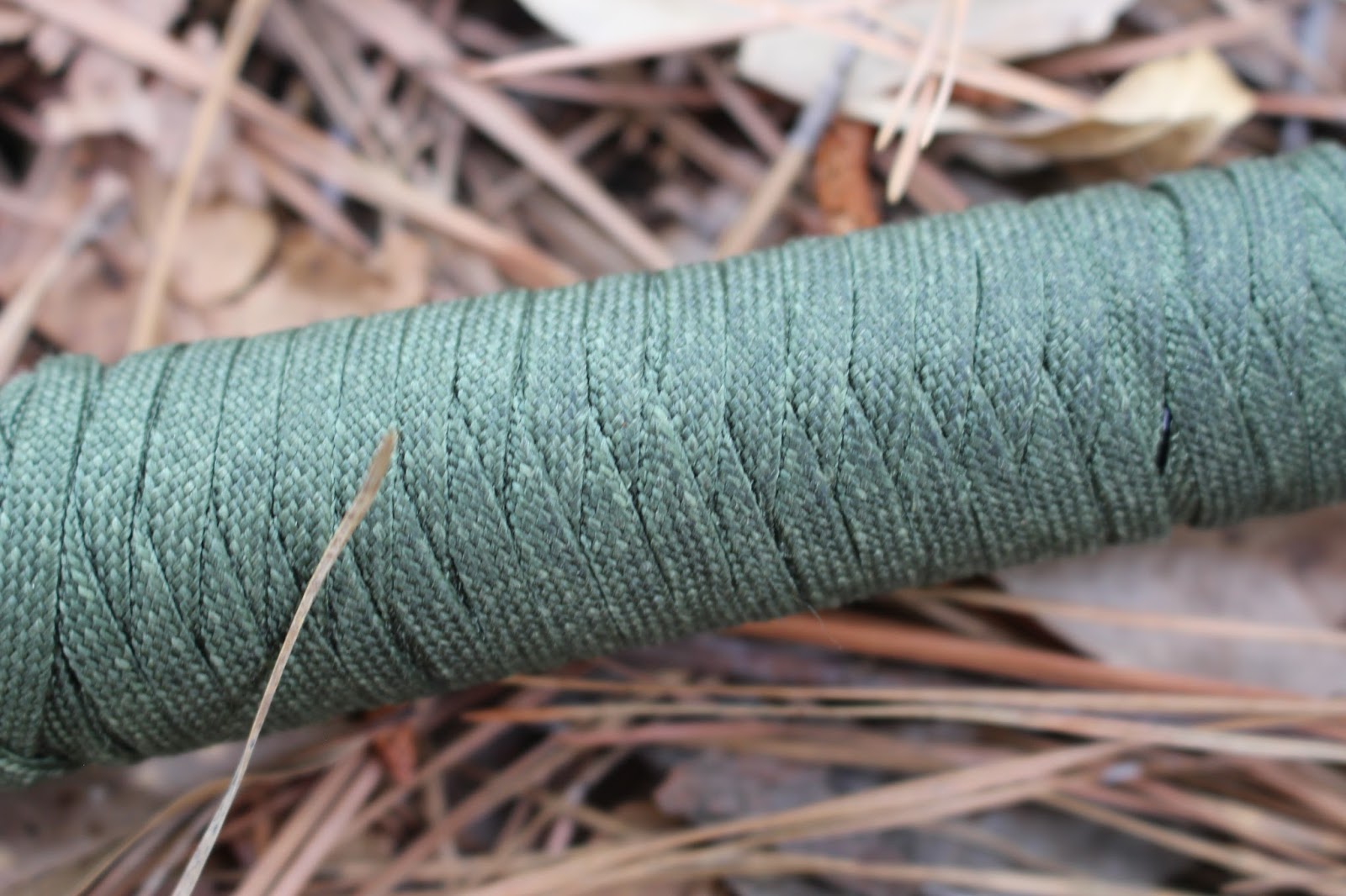 Jake Makes 6 Foot Paracord Bullwhip