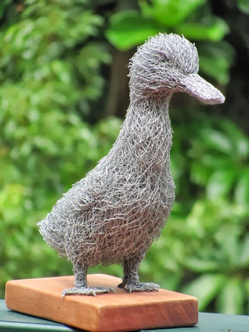 13-Duck-Chicken-Wire-Sculptures-Sculptor-Ivan-Lovatt-www-designstack-co