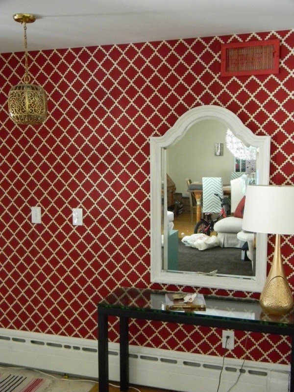 Red wallpaper for Royal rooms in your home