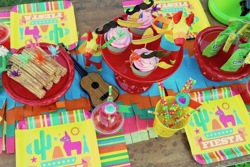 How to throw a kid friendly Fiesta! LAURA'S little PARTY