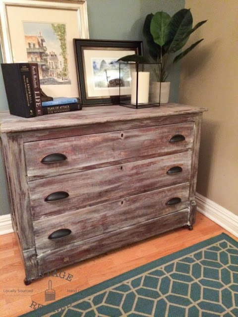 vintage bedroom dresser