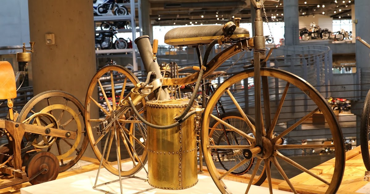 OldMotoDude 1867 Roper Steam Velocipede replica on display at the