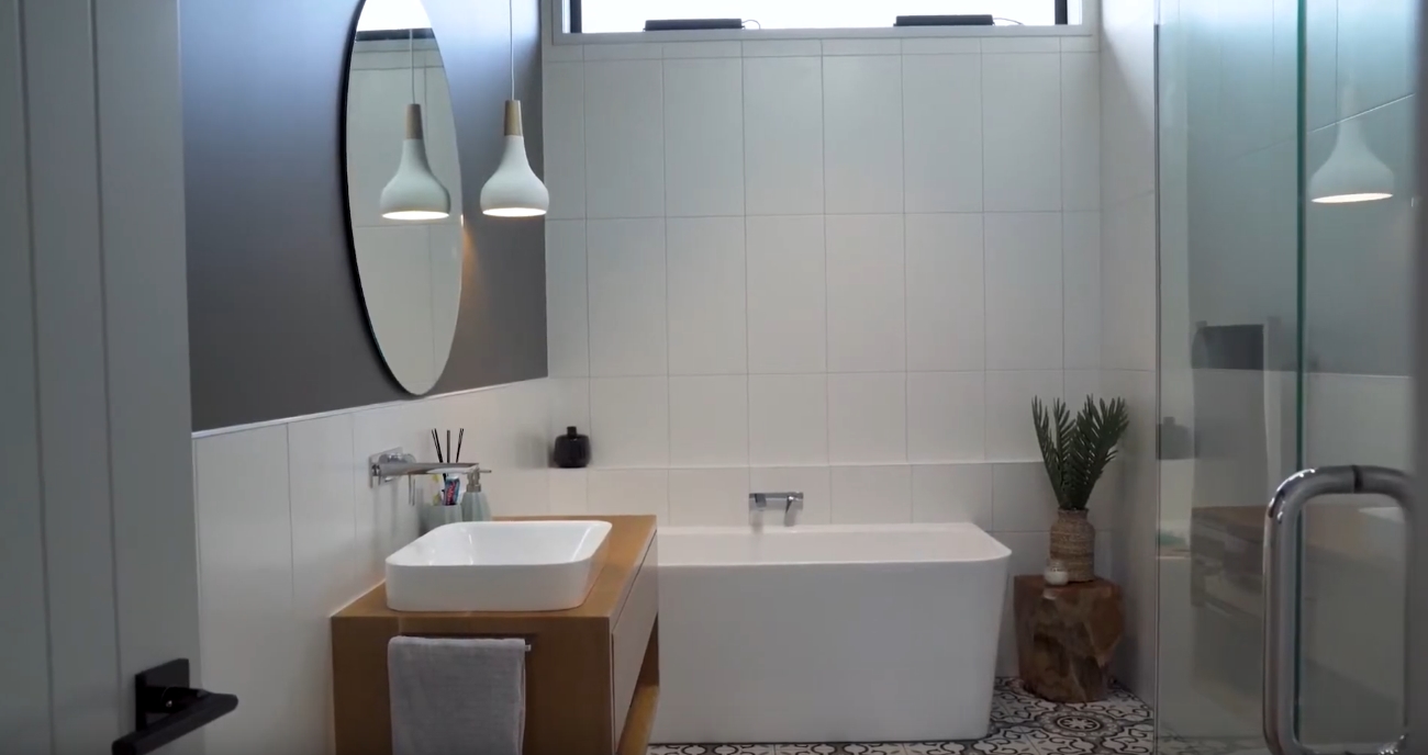 10 Photos vs. 35 Roche Street, Wanaka, Central Otago - High End Home & Interior Design Tour
