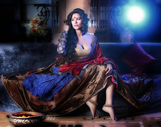 Poonam Panday Latest Hot Diwali 2013 Photoshoot - Hot Blog Photos