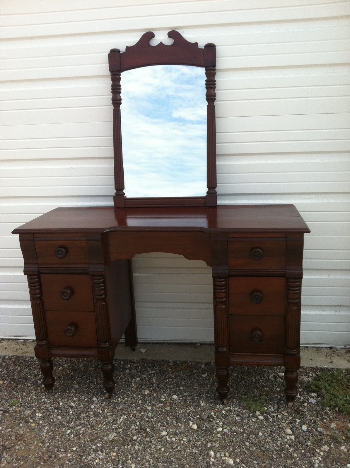 The Funkie Munkie Furniture Chalk Paint REDO! Vanity Dressing table!