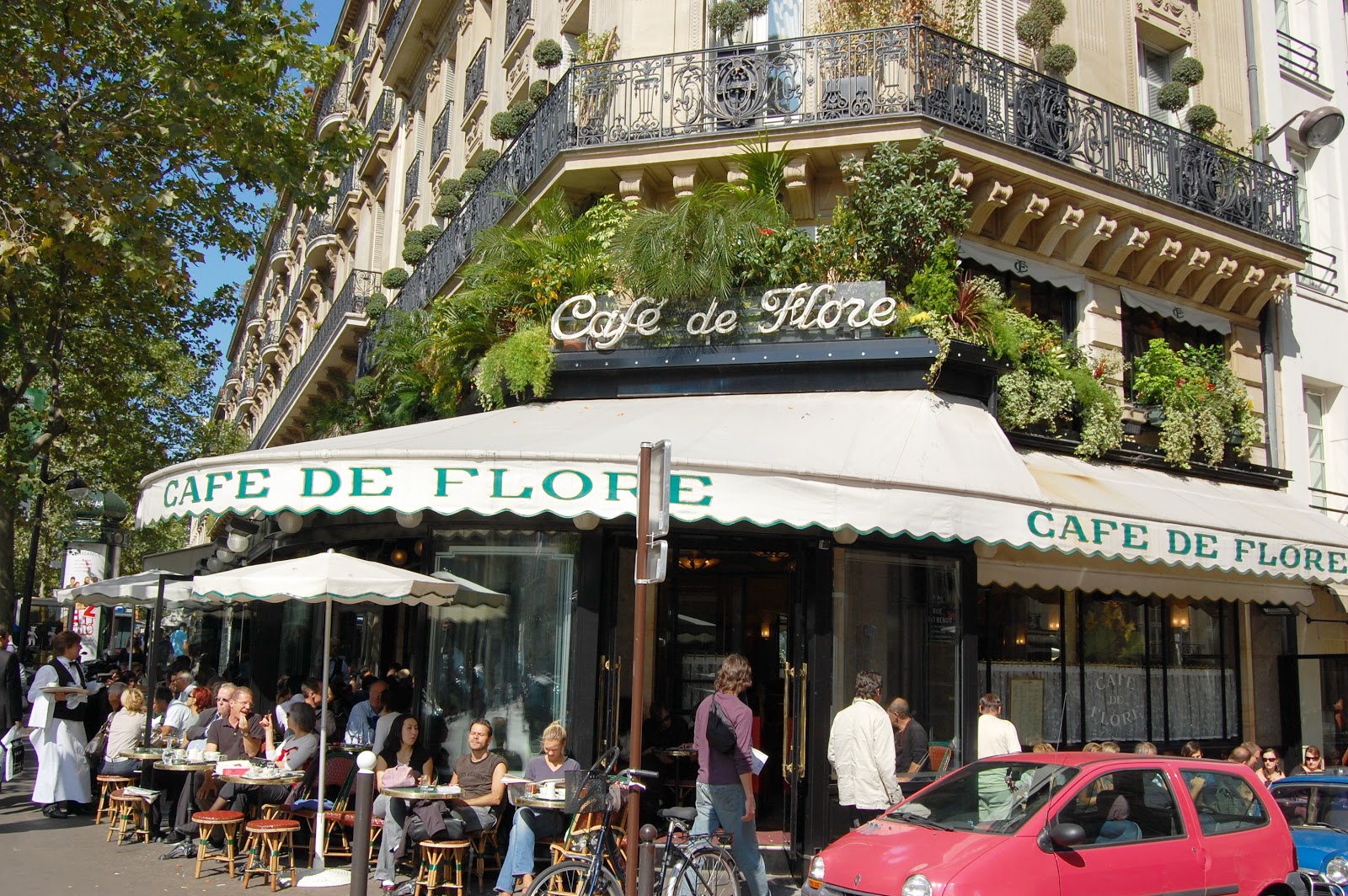Atelj Kreativa Stunder Cafe De Flore cool-paris-restaurants-2024-alla-lucita