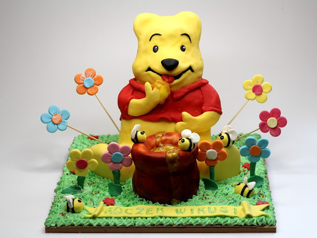 Winnie the Pooh  - Birthday Cake in London