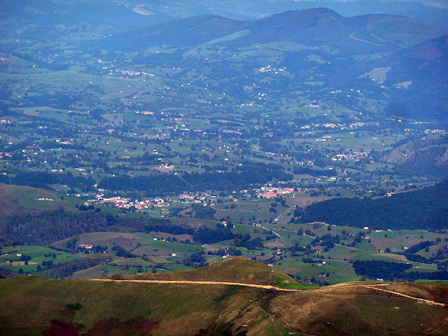 CASTRO VALNERA, 1.701m (Una montaña dominante) P1170808_resize