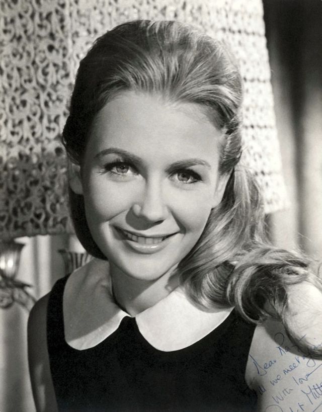 Carry On Blogging!: Happy Birthday Juliet Mills!