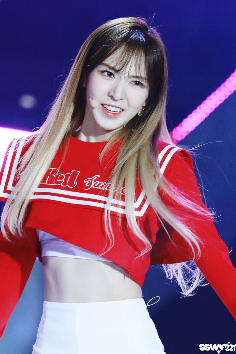 Red Velvet Are Deadly Sexy In Newest ?Revealing? Stage Outfit