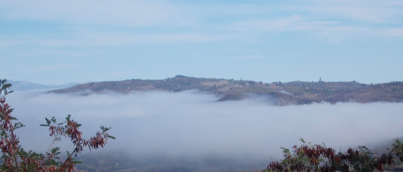 archivio e pensamenti IL PAESE NELLE NEBBIE