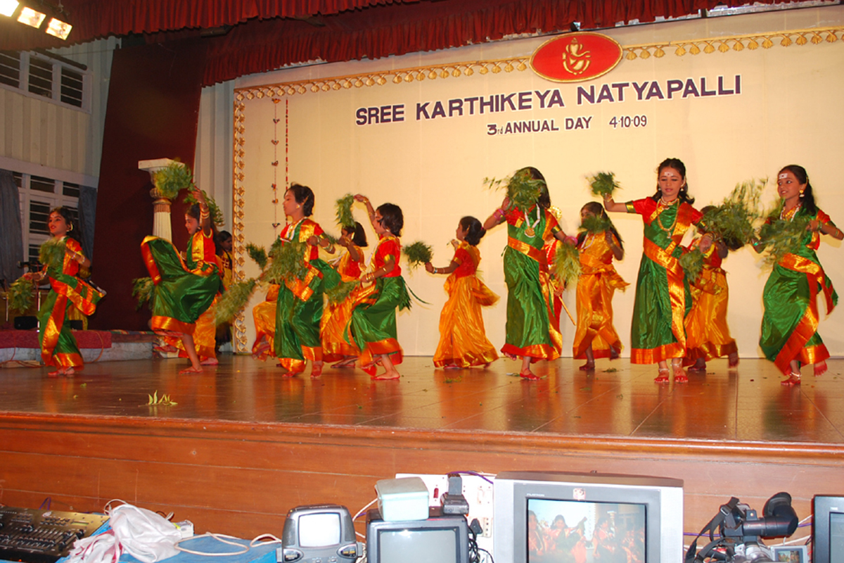 Dance Costumes Rent Coimbatore bharathanatyam costumes rental in